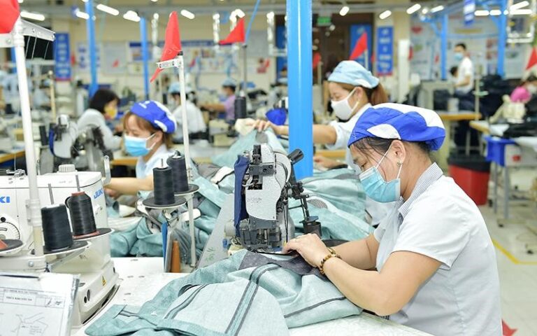 Why is Vietnam gradually becoming an ideal supply source for the Asian textile and garment industry