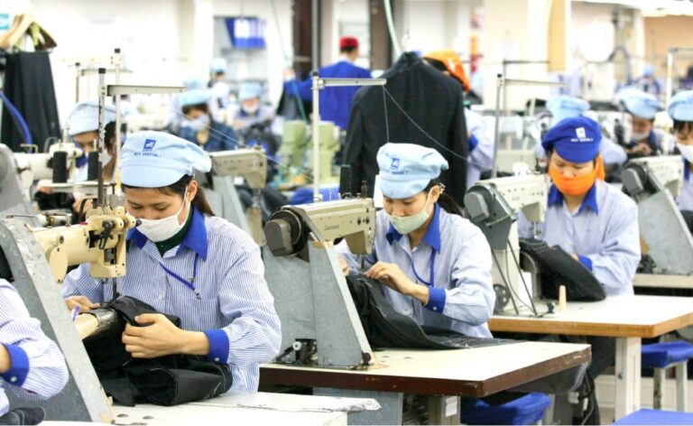 opportunities-and-challenges-for-Vietnam's-textile-and-garment-industry-when- exporting-to-foreign-markets-vishimex-img